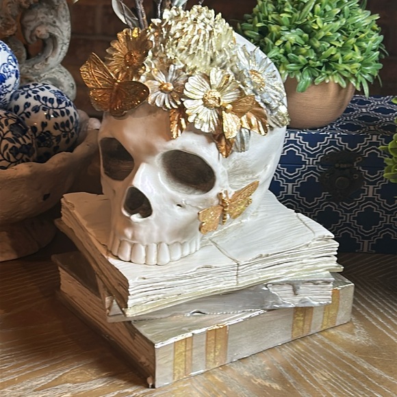 NEW! Vintage Inspired Skull Floral & Butterfly Halloween Ceramic Book Stack - Picture 5 of 12